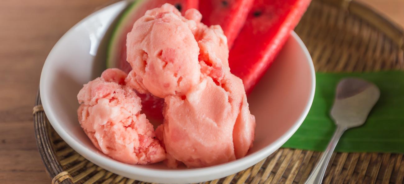 Sorbetto all'anguria preparato con l'estrattore di succo